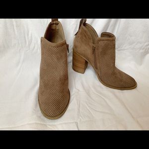 Steve Madden healed booties